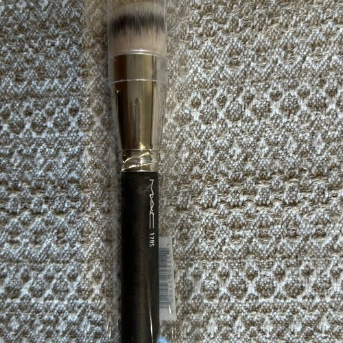 Mac Cosmetics Brush 170 new, oval shape for creams and liquids