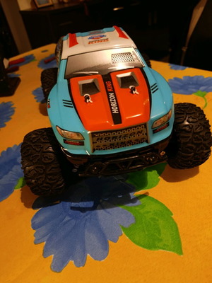 Τηλεκατευθυνόμενο τζιπ μεγάλο σαν καινούργιο με αμορτισέρ και εκτός δρόμου χρήση