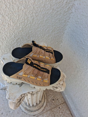 Cat Advanced Walking Machines Sandals like new, size 38, beige