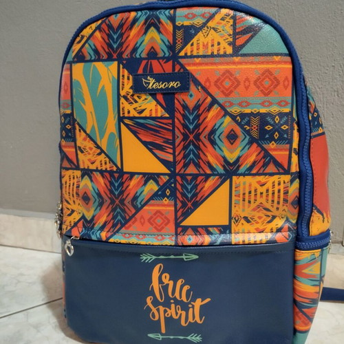 Backpack Tesoro new with leatherette and laptop compartment