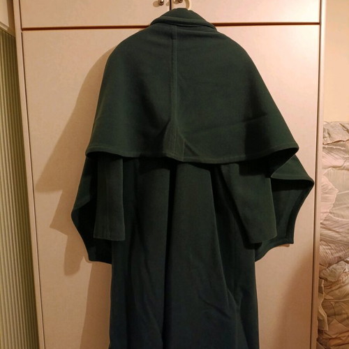 Long green Mal coat like new, 80% wool 20% nylon size 46