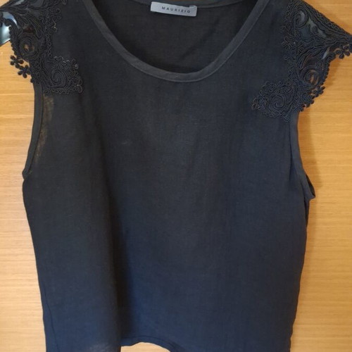 Linen blouse with lace sleeves like new, black, size L