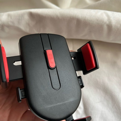 Car phone holder like new, air vent mount