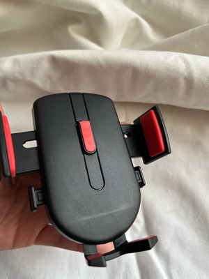Car phone holder like new, air vent mount