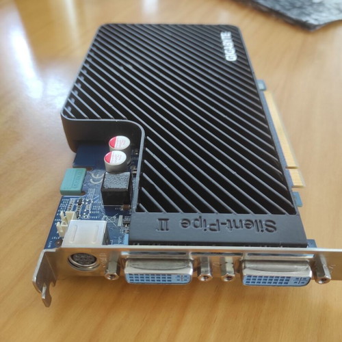 Gigabyte GeForce 8600 GT 512MB Graphics Card like new, silent