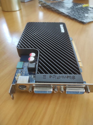 Gigabyte GeForce 8600 GT 512MB Graphics Card like new, silent