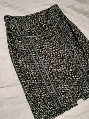 Zara midi pencil skirt like new, tweed fabric black and white