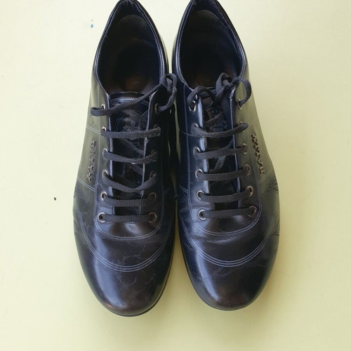 Bally casual shoes size 7 used with defect