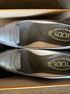 Tod’s platforms used, grey-silver, size 38.5