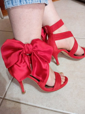 Thomas shoes handmade red sandals like new with satin bow