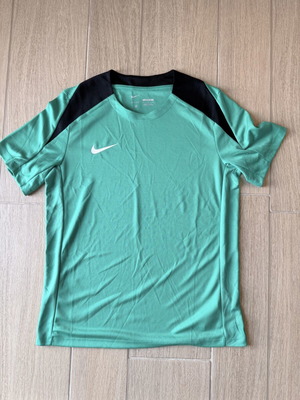 Nike Dri Fit Strike Men’s Short Sleeve Football Top medium green like new