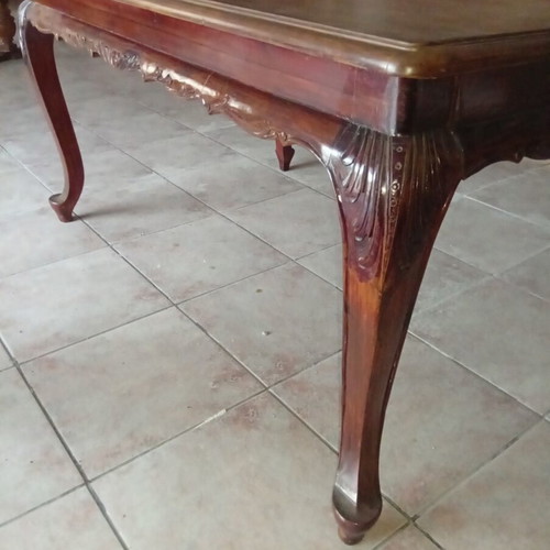 Leontos Antique Table in Like New Condition, Walnut Wood