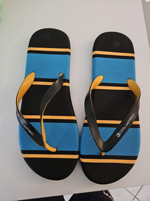Calypso men's slippers size 46 like new
