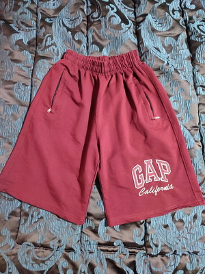 Men's shorts medium size like new, burgundy