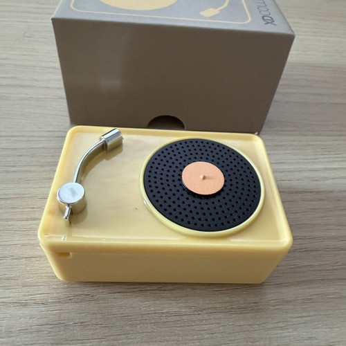 Vintage Bluetooth speaker new
