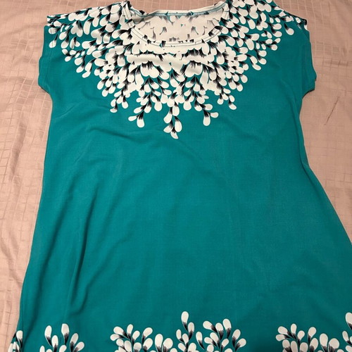 Green blouse with flowers like new, size L