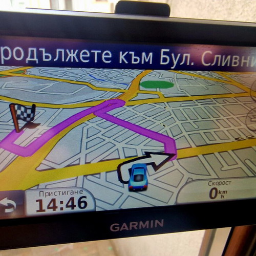 Garmin Nuvi 50 GPS navigation 5" like new with lifetime maps and 16GB SD card