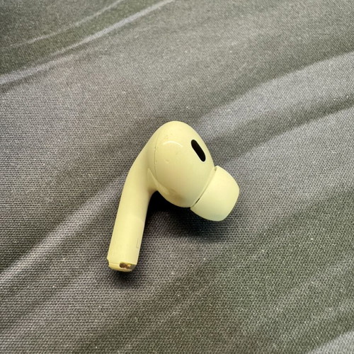 AirPod Pro 2 Left Bud used, model A2699