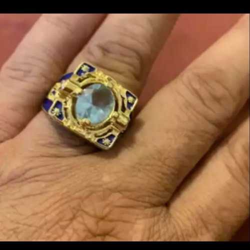 Royal ring new with large aquamarine sapphire, size 6