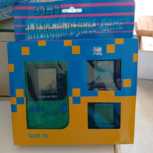 Electronic game 3 in 1 vintage new with interchangeable screens