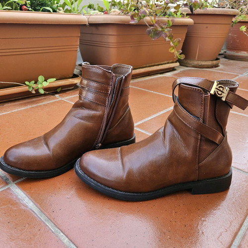 Women's brown ankle boots size 38 like new