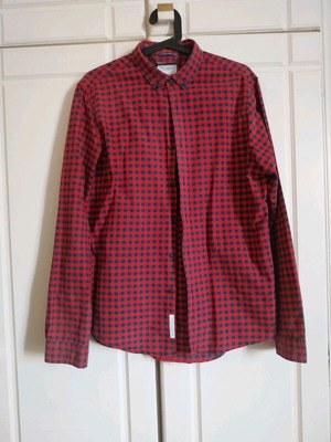 Pull & Bear slim fit shirt like new, blue and red