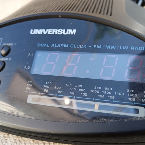 Universum Radio Alarm Clock dual alarm, like new, German made