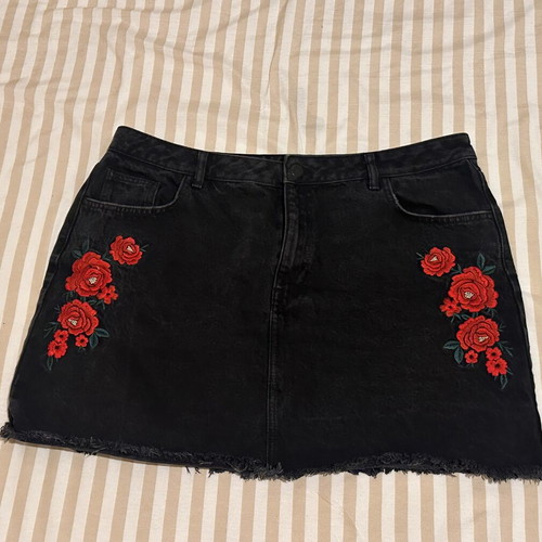Mini denim skirt with embroidered details, new, size XL