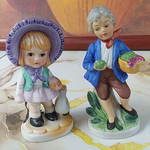 Ceramic figures two small children new
