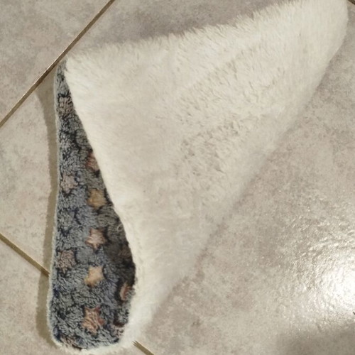 Pet bed new, small for guinea pigs, rabbits, kittens