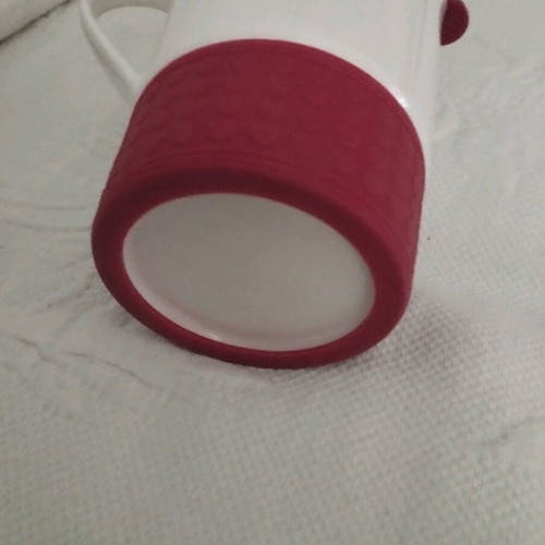 Ceramic mug Mrs always Right with silicone lid like new