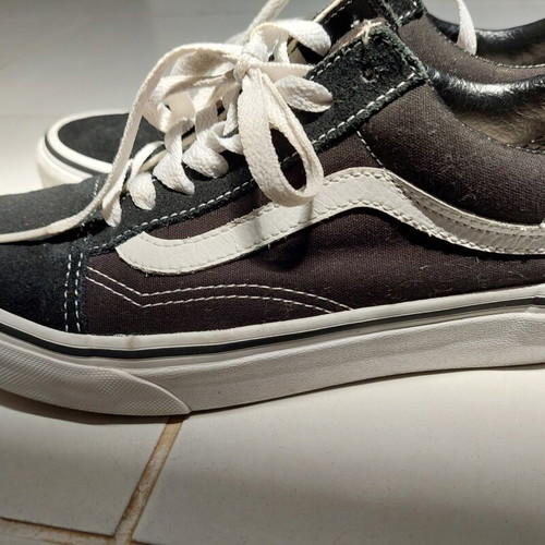 Vans classic sneakers size 38.5 used, black and white