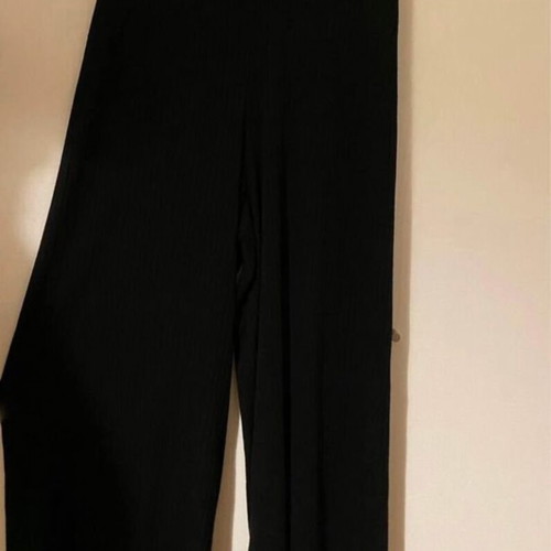 Stradivarius capri pants black medium like new