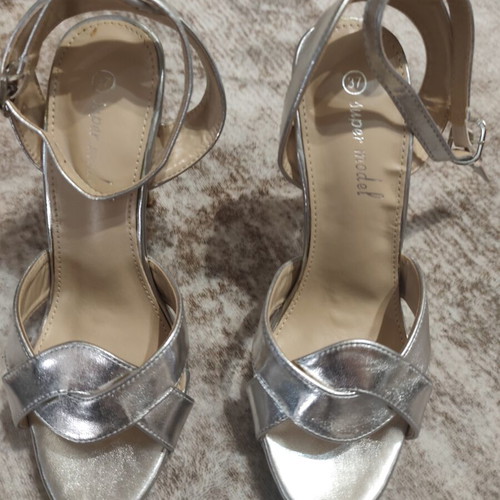 Silver Heeled Sandals size 37 new with metallic shine
