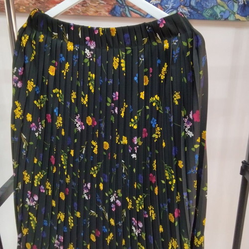 Zara floral pleated midi skirt size M like new