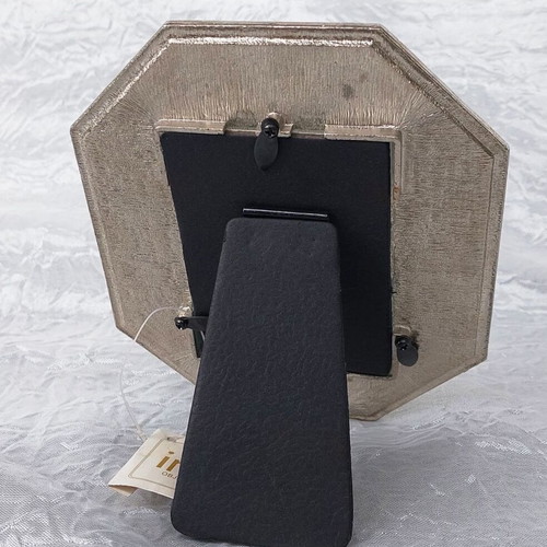 Metal octagonal frame with engraved mirror like new