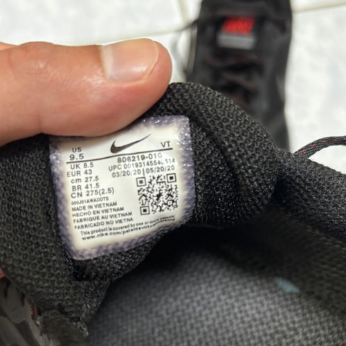 Nike Zoom Air Relentless 26 Gore-Tex athletic shoes used, sizes 42.5-43, black and red
