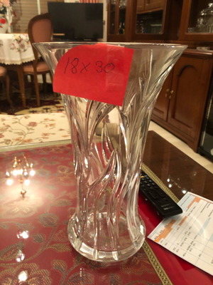Babaria Germania carved vase made of pure crystal, new