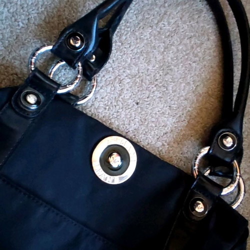 Emporio Armani shoulder bag black like new with zipper