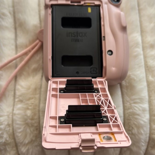 Instax Mini 11 used in perfect condition with batteries
