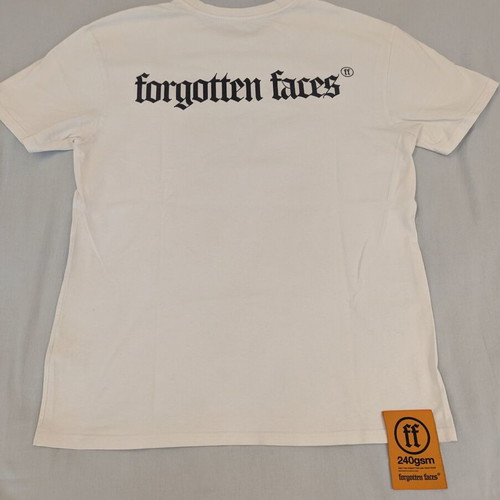 Forgotten Faces Heavyweight Graphic T-Shirt size S, cream