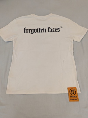 Forgotten Faces Heavyweight Graphic T-Shirt size S, cream