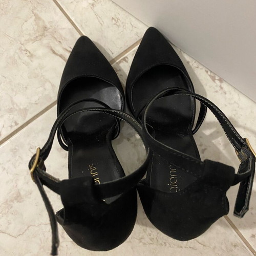 Black heel with crisscross strap Sarigiannis like new, size 36