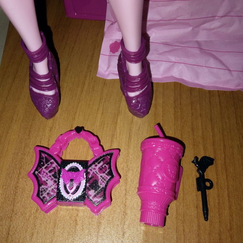 Monster High G3 Buried Secrets Wave 2 Scare-mester Style Draculaura doll like new