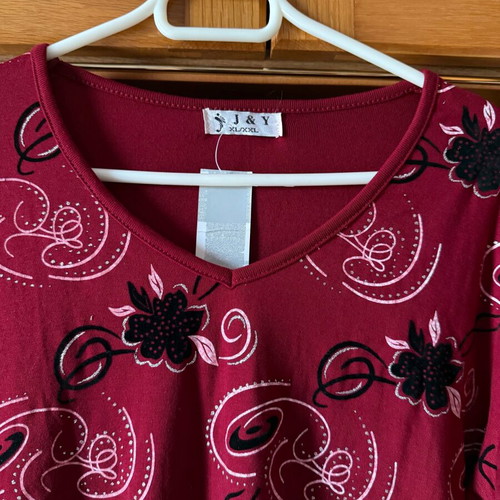 Red blouse with designs new, sizes XL and XXL