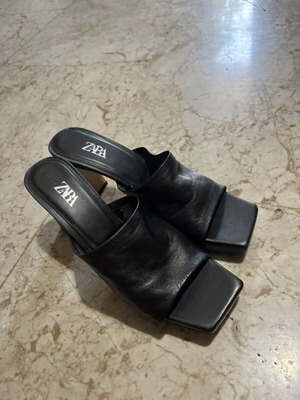 Zara γνήσια δέρμα πέδιλα σαν καινούργιο, νούμερο 39, μαύρα