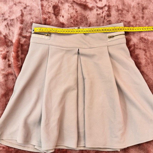 A-line skirt like new, size Large, beige and gray