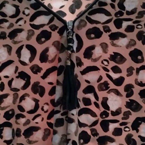 Leopard blouse used, size L, with zipper and adjustable sleeves