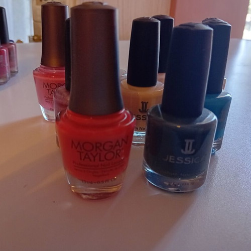 Mano nail polish like new, removable with acetone