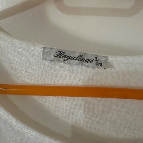Regalinas white blouse with embroidered lace, one size